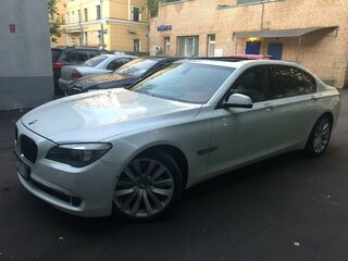 2010 BMW 7 серии Long 750Li V (F01/F02/F04), белый, 1700000 рублей, вид 2