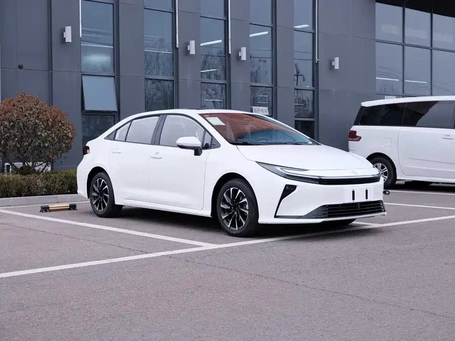 Открыть фотографии: Toyota Corolla XII (E210) Рестайлинг 2