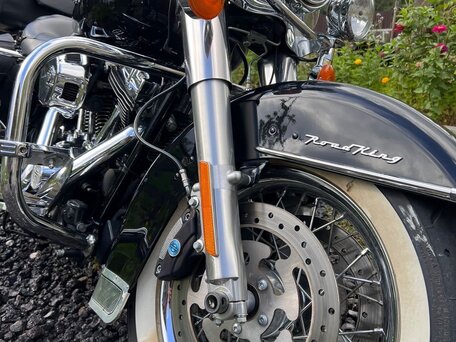2011 Harley-Davidson Road King, чёрный, 1800000 рублей, вид 2