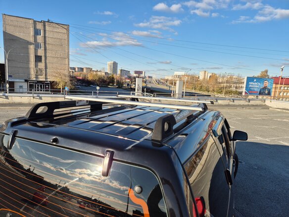 2006 Nissan Pathfinder III, чёрный - вид 9