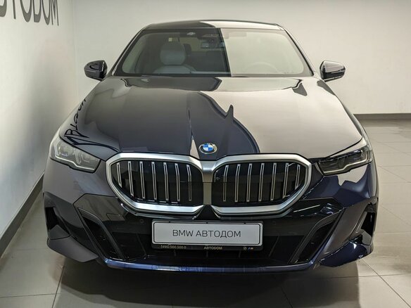 2026 BMW 5 серии 530i xDrive VIII (G60/G61/G68), чёрный - вид 1