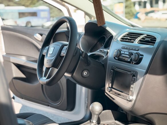 2012 SEAT Leon II Рестайлинг, белый, 1300000 рублей - вид 18
