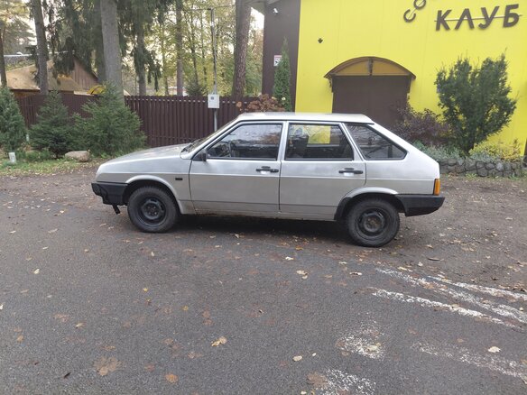 2002 Lada (ВАЗ) 21093i, серебристый, 180000 рублей - вид 9
