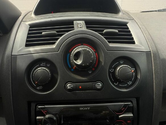 2007 Renault Megane II Рестайлинг, чёрный - вид 15