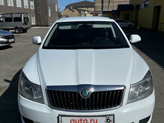 2012 Skoda Octavia II (A5) Рестайлинг, белый, 700000 рублей, вид 2