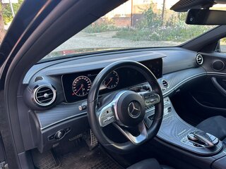 2019 Mercedes-Benz E-Класс 200 V (W213, S213, C238), чёрный, 3300000 рублей, вид 2