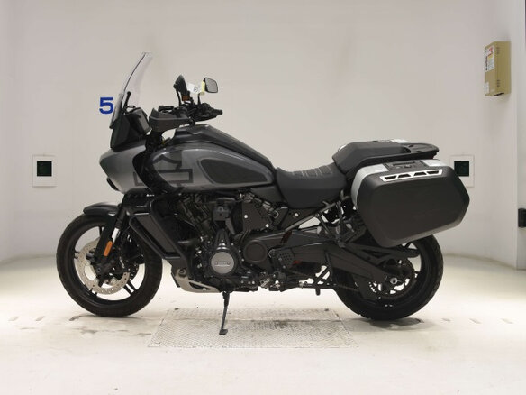 2022 Harley-Davidson Pan America, чёрный, 1300000 рублей - вид 3