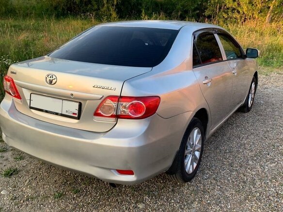 2010 Toyota Corolla X (E140, E150) Рестайлинг, серебристый, 750000 рублей - вид 6