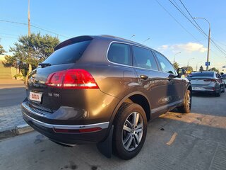 2015 Volkswagen Touareg II Рестайлинг, коричневый, 3500000 рублей, вид 5