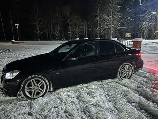 2012 Mercedes-Benz C-Класс 180 BlueEFFICIENCY III (W204) Рестайлинг, чёрный, 1500000 рублей, вид 3