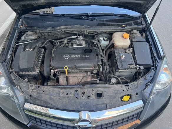 2010 Opel Astra GTC H Рестайлинг, чёрный, 740000 рублей - вид 13