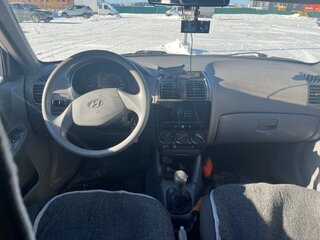2011 Hyundai Accent ТагАЗ II, серебристый, 300000 рублей, вид 5