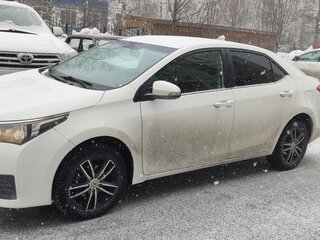 2013 Toyota Corolla XI (E160, E170, E180), белый, 1311000 рублей, вид 3