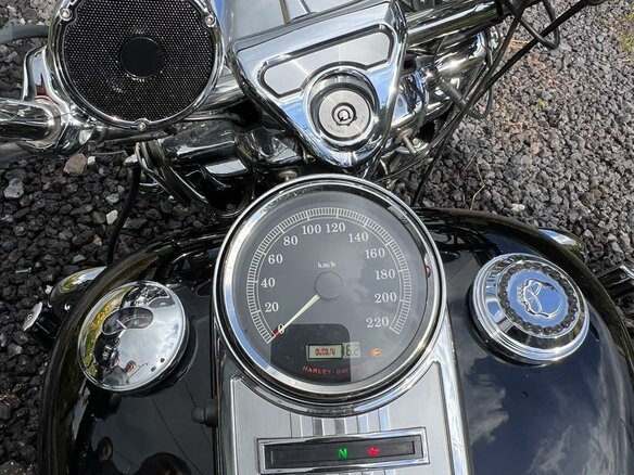 2011 Harley-Davidson Road King, чёрный, 1800000 рублей - вид 8