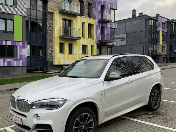 2015 BMW X5 M50d III (F15), белый, 3800000 рублей