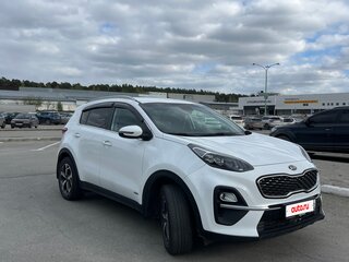 2020 Kia Sportage IV Рестайлинг, белый, 2100000 рублей, вид 5