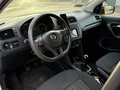 2016 Volkswagen Polo V Рестайлинг, жёлтый, 590000 рублей - вид 8