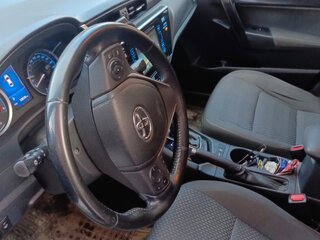 2018 Toyota Corolla XI (E160, E170, E180) Рестайлинг 1, серебристый, 2000000 рублей, вид 4