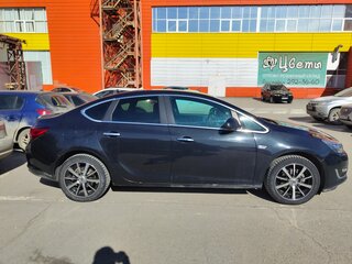 2013 Opel Astra J Рестайлинг, чёрный, 900000 рублей, вид 4
