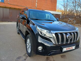 2014 Toyota Land Cruiser Prado 150 Series Рестайлинг 1, чёрный, 3050000 рублей, вид 3