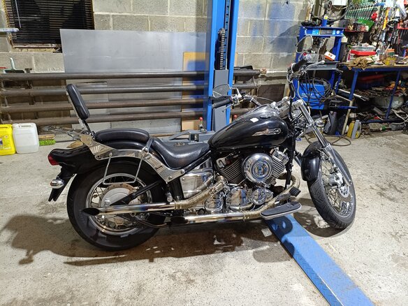 2004 Yamaha XVS400 Drag Star, чёрный, 380000 рублей - вид 1