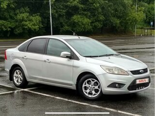 2008 Ford Focus II Рестайлинг, серебристый, 510000 рублей, вид 1