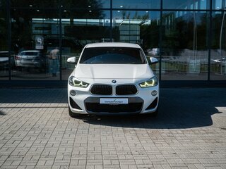 2019 BMW X2 sDrive18i I (F39), белый, 1830000 рублей, вид 3