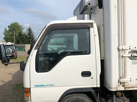 1987 Isuzu Elf (N-series), белый, 800000 рублей, вид 2