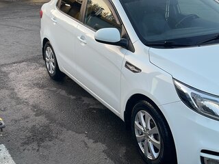 2017 Kia Rio III Рестайлинг, белый, 1250000 рублей, вид 3