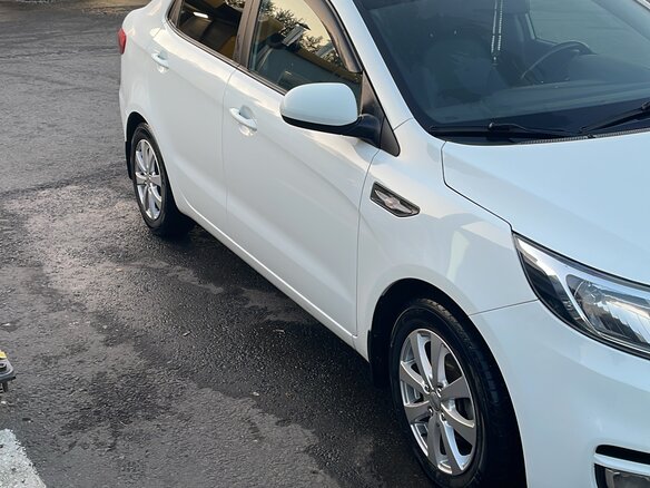 2017 Kia Rio III Рестайлинг, белый, 1250000 рублей - вид 2