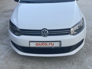 2014 Volkswagen Polo V, белый, 690000 рублей, вид 2