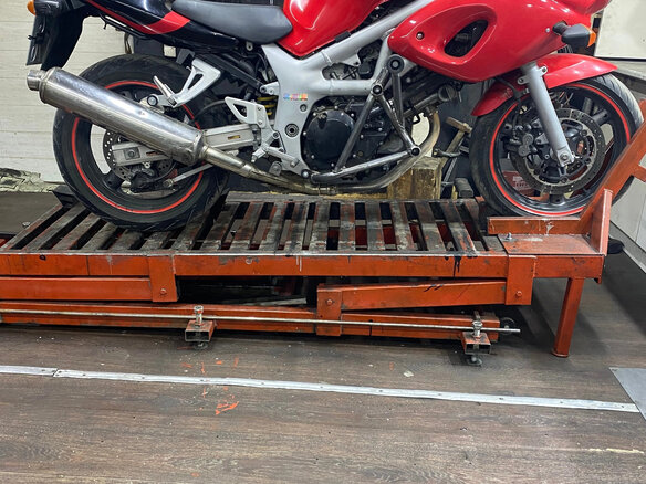 2005 Suzuki SV 400, красный, 250000 рублей - вид 7