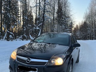 2014 Opel Astra J Рестайлинг, чёрный, 785000 рублей, вид 1