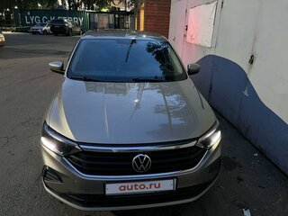 2021 Volkswagen Polo VI, коричневый, 1750000 рублей, вид 4