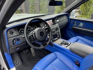 2020 Rolls-Royce Cullinan I (Series I), серебристый, 40000000 рублей, вид 4