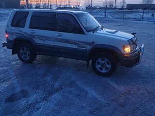 1998 Isuzu Bighorn II, белый, 1150000 рублей, вид 3