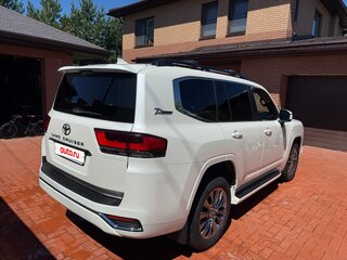 2021 Toyota Land Cruiser 300 Series, белый, 9500000 рублей, вид 5