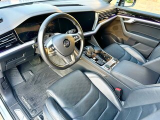 2019 Volkswagen Touareg III, серебристый, 4975422 рублей, вид 5