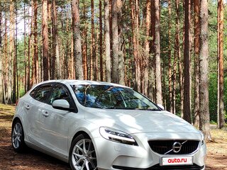 2017 Volvo V40 II Рестайлинг, белый, 1520000 рублей, вид 4