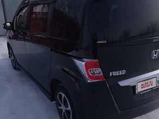 2014 Honda Freed I Рестайлинг 2, чёрный, 1390000 рублей, вид 4