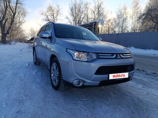 2012 Mitsubishi Outlander III, серебристый, 1400000 рублей, вид 2