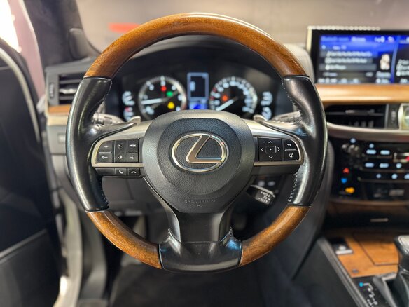 2017 Lexus LX 450d III Рестайлинг 2, белый, 6950000 рублей - вид 29