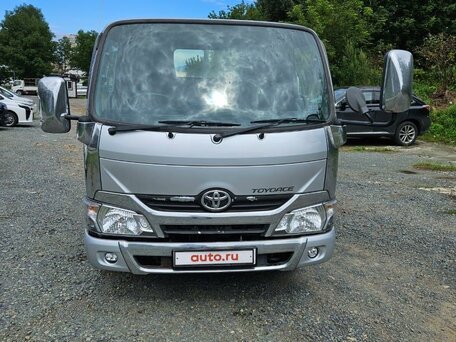 2017 Toyota Toyoace, серебристый, 2800000 рублей, вид 1