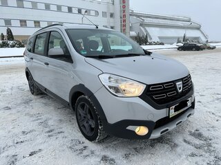 2017 Dacia Lodgy Stepway I Рестайлинг, серебристый, 1350000 рублей, вид 1