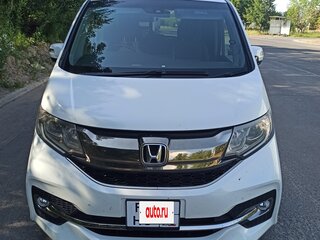 2015 Honda Stepwgn V, белый, 2150000 рублей, вид 2