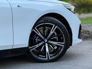 2024 BMW 5 серии 530i xDrive VIII (G60/G61/G68), белый, 8190000 рублей, вид 3