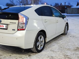 2010 Toyota Prius III (XW30), белый, 1200000 рублей, вид 2