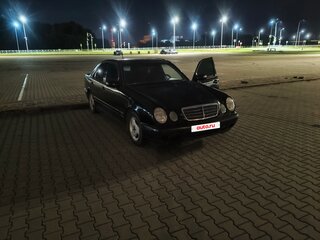 2001 Mercedes-Benz E-Класс 200 II (W210, S210) Рестайлинг, синий, 280000 рублей, вид 3