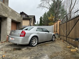 2008 Chrysler 300C SRT8 I, серебристый, 2000000 рублей, вид 4