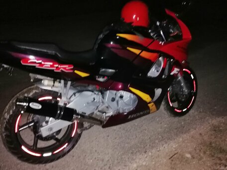 1997 Honda CBR 600F, красный, 340000 рублей, вид 5